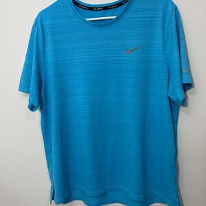 Nike dri fit mens t shirt size L light blue short sleeve crew neck